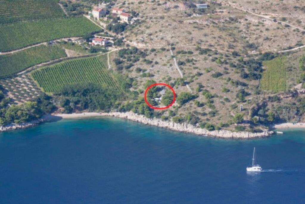 A Small Stone House By The Sea, In A Wineyard Nerezisca Exterior photo